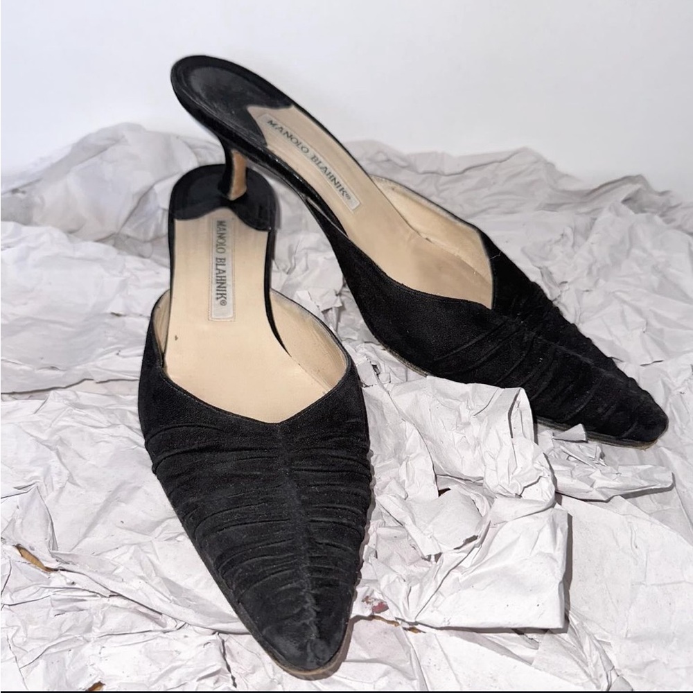 manolo blahnik velvet ruched kitten heel mules